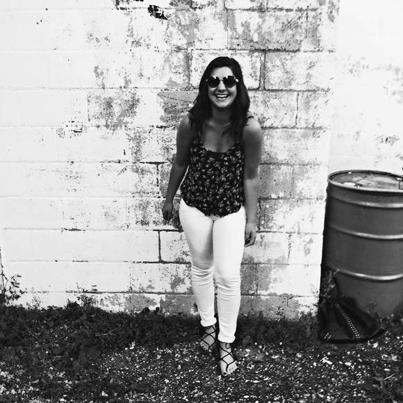 Meet your Posher, Bianca - Picture 1 of 1